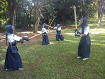 Kenjutsu: luta com bogu (prote��o).
